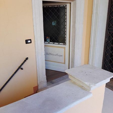 B&B Palazzo Cappa Л'Аквіла Екстер'єр фото