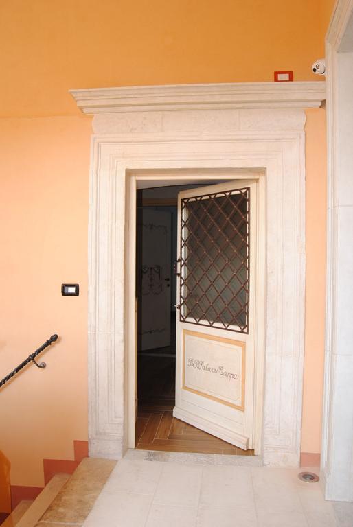 B&B Palazzo Cappa Л'Аквіла Екстер'єр фото