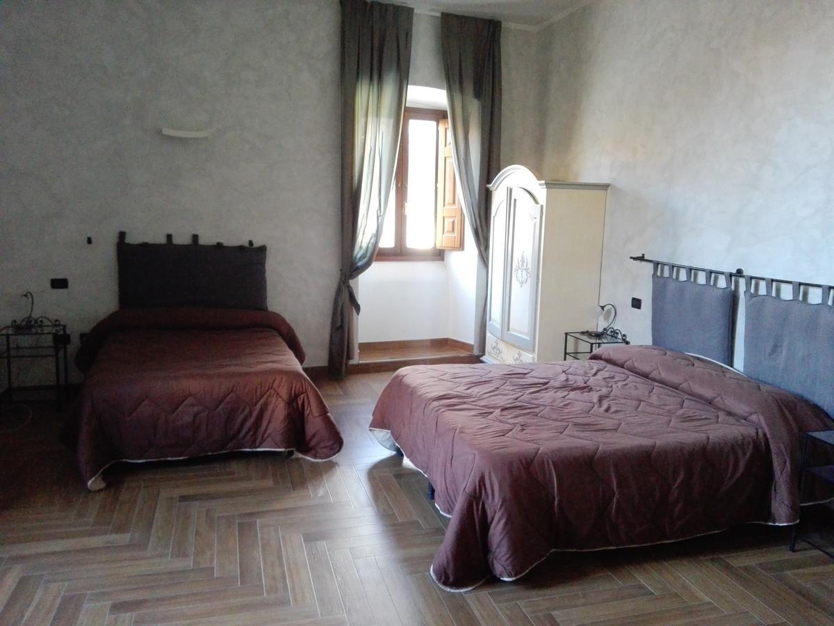 B&B Palazzo Cappa Л'Аквіла Екстер'єр фото