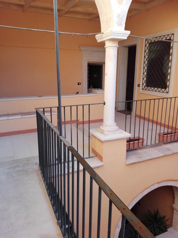 B&B Palazzo Cappa Л'Аквіла Екстер'єр фото