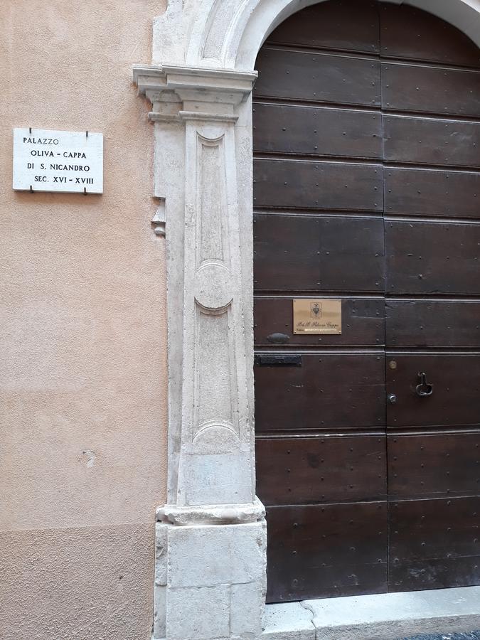 B&B Palazzo Cappa Л'Аквіла Екстер'єр фото