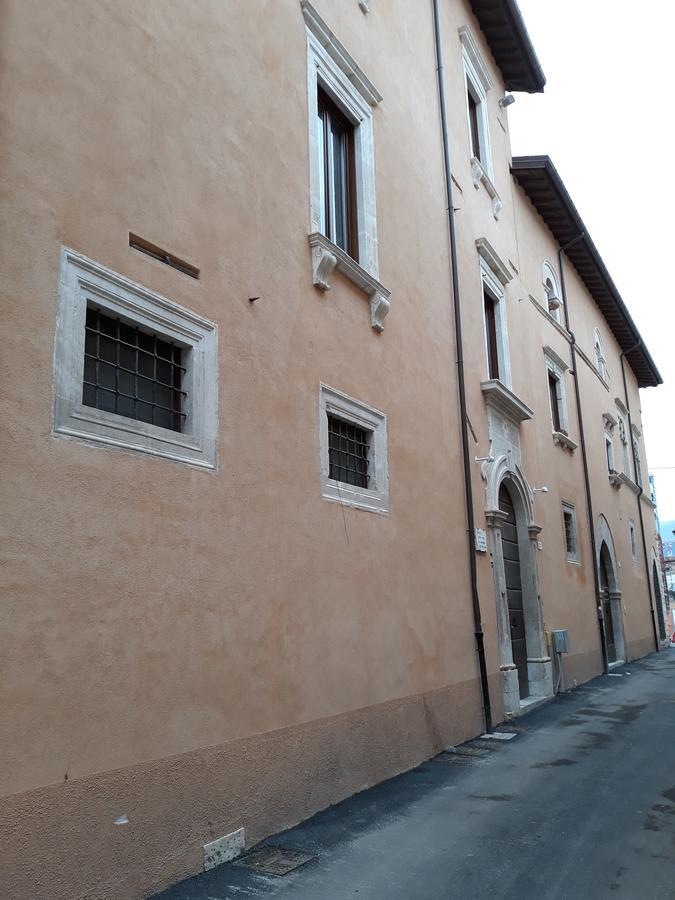 B&B Palazzo Cappa Л'Аквіла Екстер'єр фото